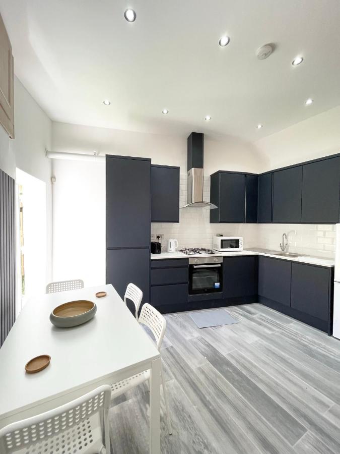 Lovely 4 Bed Apartment Perfect For Families! Λονδίνο Εξωτερικό φωτογραφία
