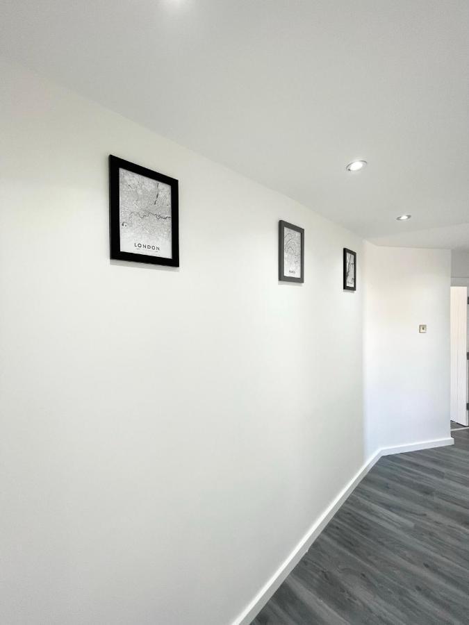 Lovely 4 Bed Apartment Perfect For Families! Λονδίνο Εξωτερικό φωτογραφία